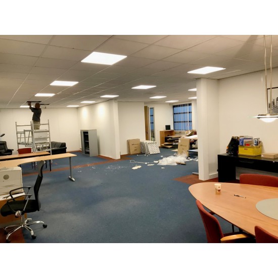Te koop bedrijfspand Heliumstraat 270 met inrichting. Te koop bedrijfspand Heliumstraat 270 met inrichting.
