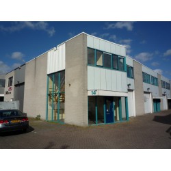 Bedrijfspand Kryptonstraat 14 met complete inrichting. Bedrijfspand Kryptonstraat 14 met complete inrichting.